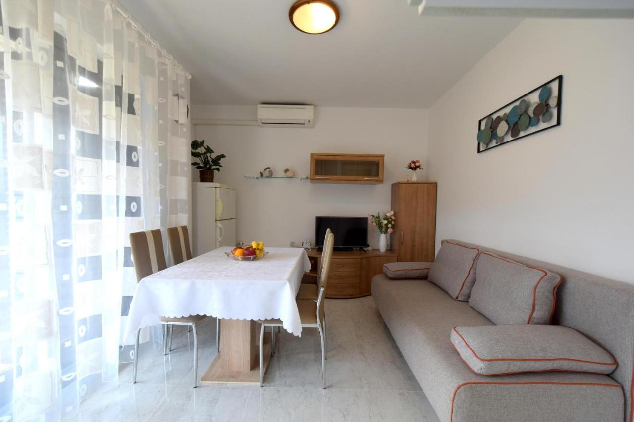 Apartment Biserka Malinska Dış mekan fotoğraf
